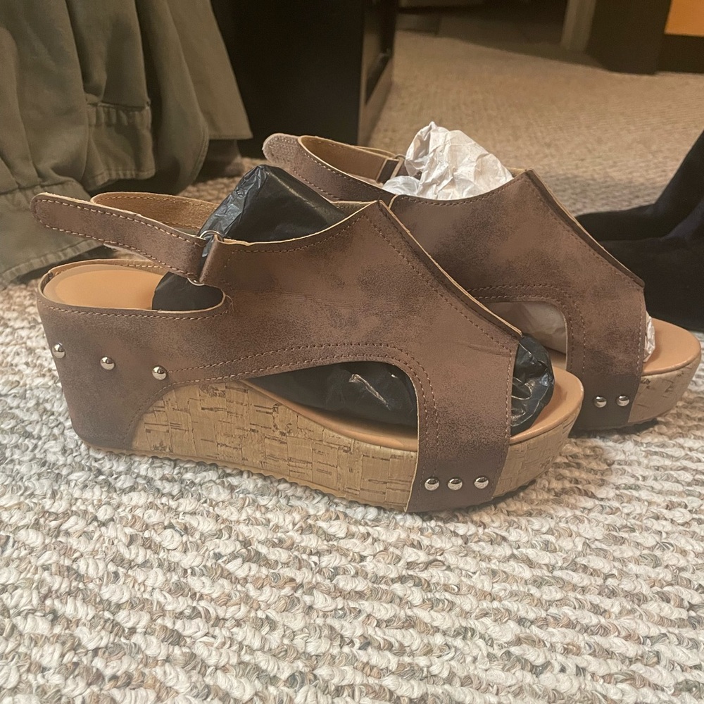 Wedges size 7
